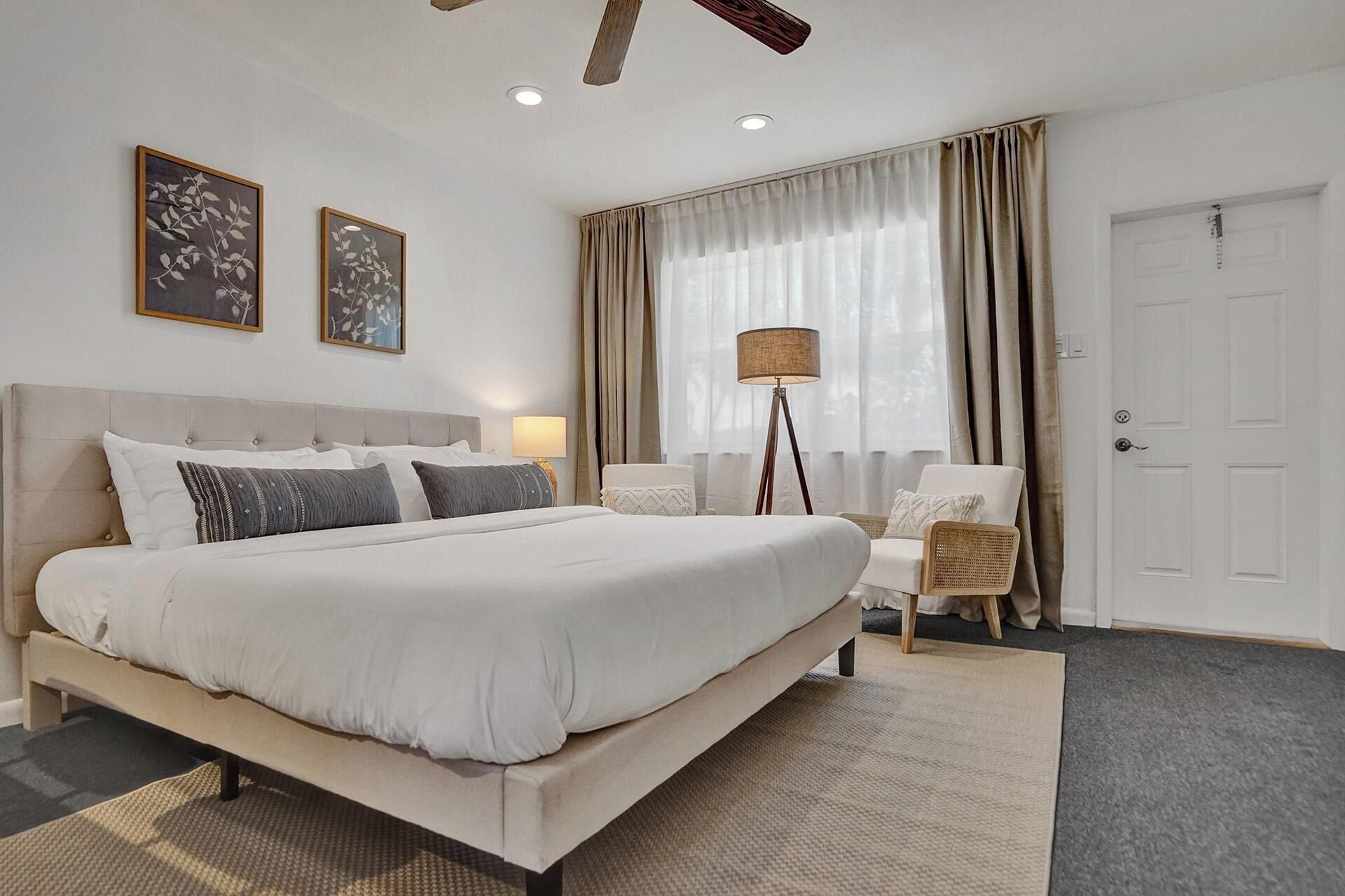 City Studio | Living area | 45-inch Smart TV with cable channels