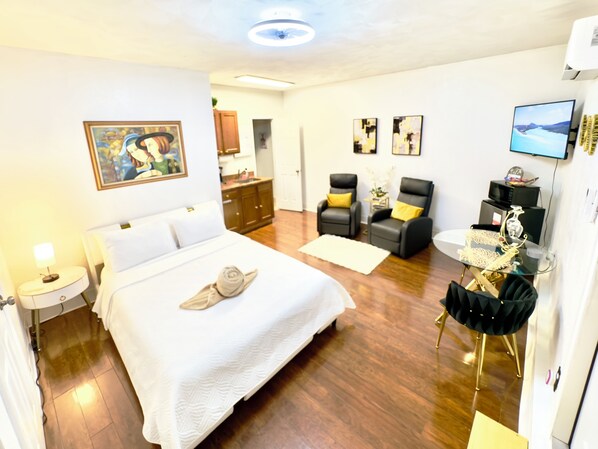 1 chambre, bureau, fer et planche à repasser, Wi-Fi gratuit