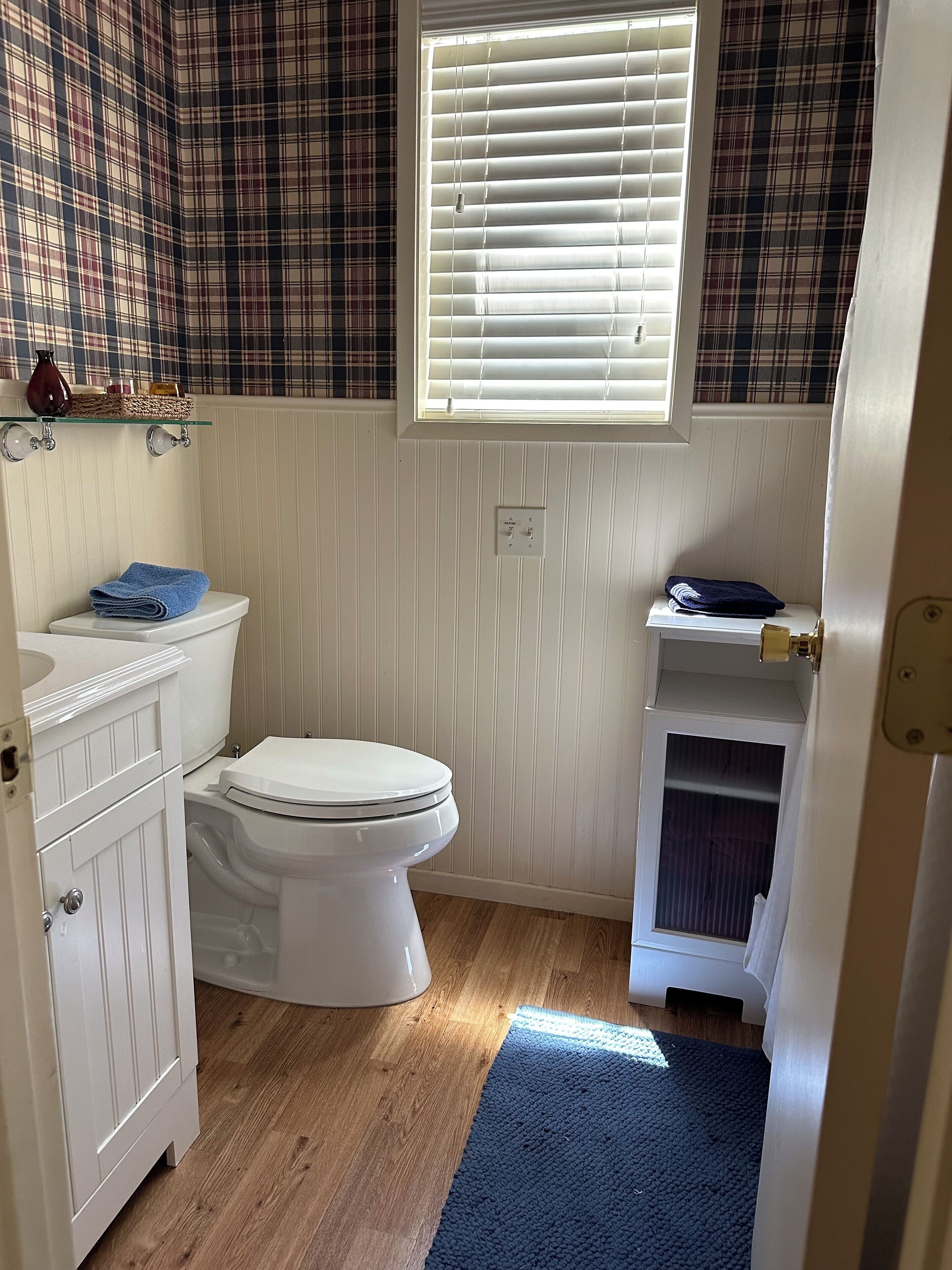 吹风机、毛巾、肥皂、洗发水