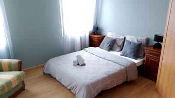 4 chambres, bureau, fer et planche Ă repasser, Wi-Fi