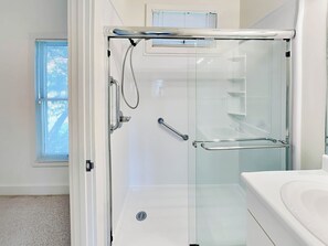 House, Multiple Beds, Balcony, Garden View | Bathroom | Towels, toilet paper