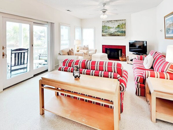 House, Multiple Beds, Balcony, Garden View | Living area