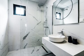 Bathroom - Monte Living by In Property (Sveti Stefan)