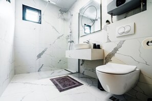 Bathroom - Monte Living by In Property (Sveti Stefan)