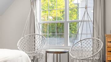 5 chambres, fer et planche à repasser, Wi-Fi, draps fournis