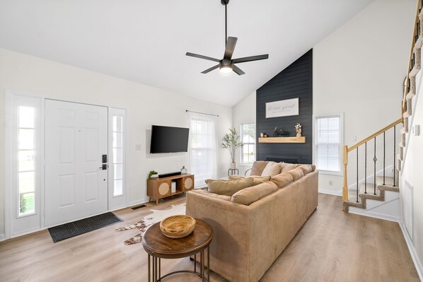 TV connectée, cheminée, baby-foot