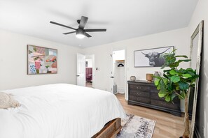 5 chambres, fer et planche à repasser, Wi-Fi, draps fournis