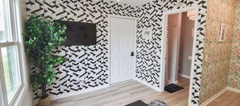 Charlotte tiny home getaway 5 min to lake Wylie 20 minutes to downtown Charlotte