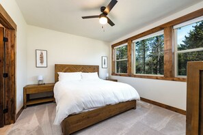 4 bedrooms, iron/ironing board, travel cot, free WiFi