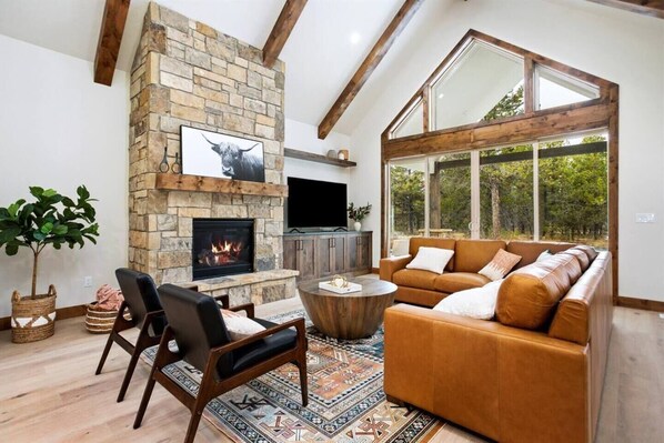 Smart TV, fireplace, DVD player