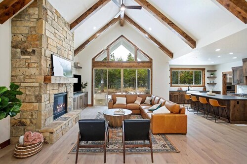 2 Masters/Hot Tub/Minutes To Lake/Tamarack/FirePit