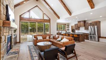 Smart TV, fireplace, DVD player