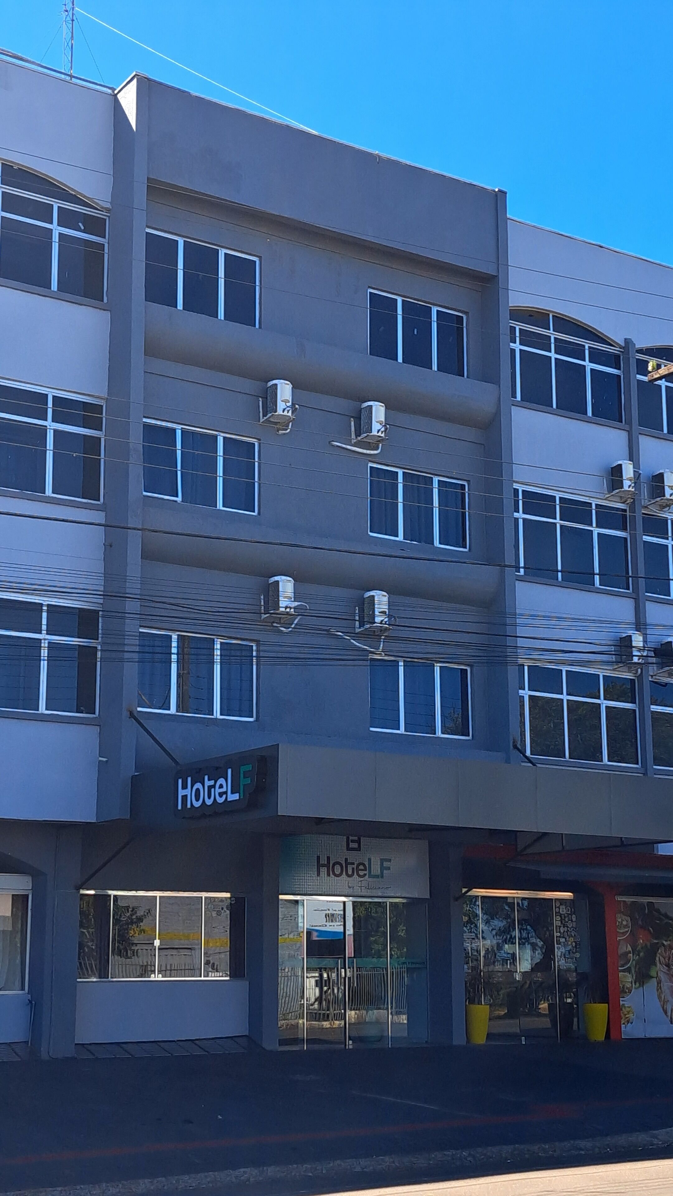 Fachada da propriedade