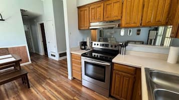Refrigerador, microondas, horno, placa de cocina