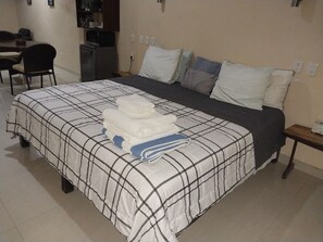 1 camera, una cassaforte in camera, ferro/asse da stiro, Wi-Fi gratuito