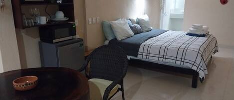 1 bedroom, in-room safe, iron/ironing board, free WiFi
