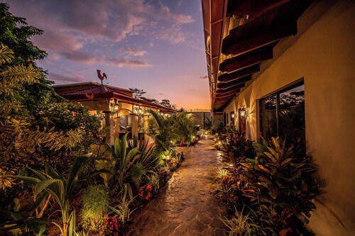 Luxurious Oasis/Transportation/Breakfast/Maid- Close To Beach