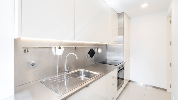 Coffee/tea maker, fridge, microwave, oven - VIVA  Nanda's  Place (Porto)