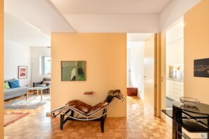 TV - VIVA  Nanda's  Place (Porto)