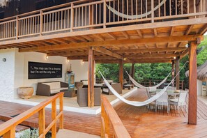 Chalet | Living area
