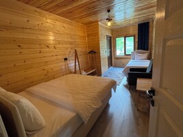 Quarto conforto | Roupas de cama premium, escrivaninha, espaço de trabalho para notebook