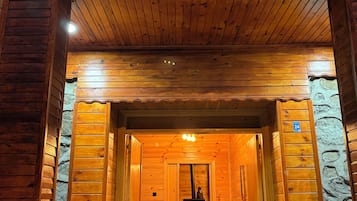Pintu masuk hartanah