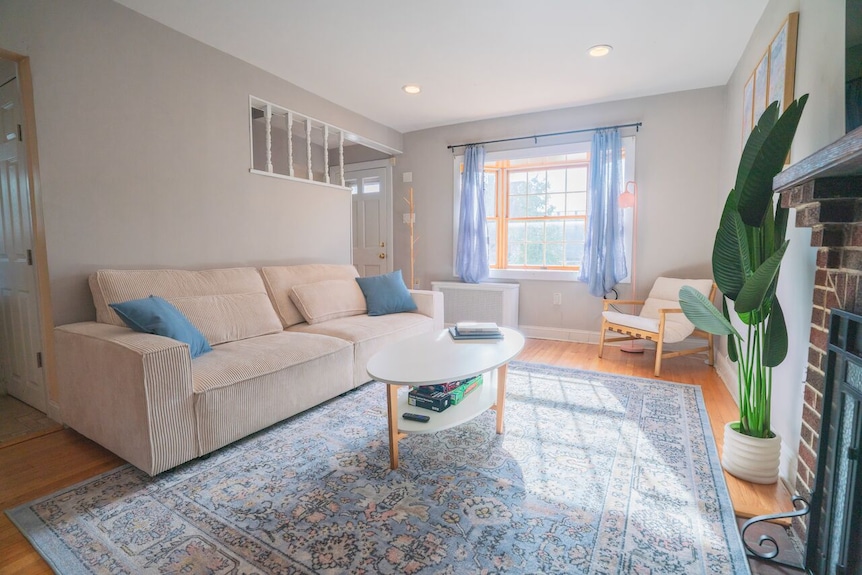 Tufts 4bd/2ba - 5.min To Harvard&boston / Free Parking / Walk To Subway - Somerville, MA