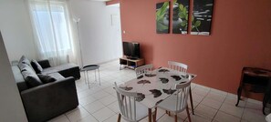 TV - Appartement Centre Ville (Carhaix-Plouguer)
