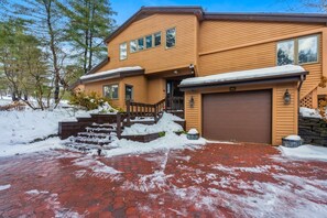 Exterior - View Golf Course, Brick Fireplace - Coach Road 8B (Quechee)