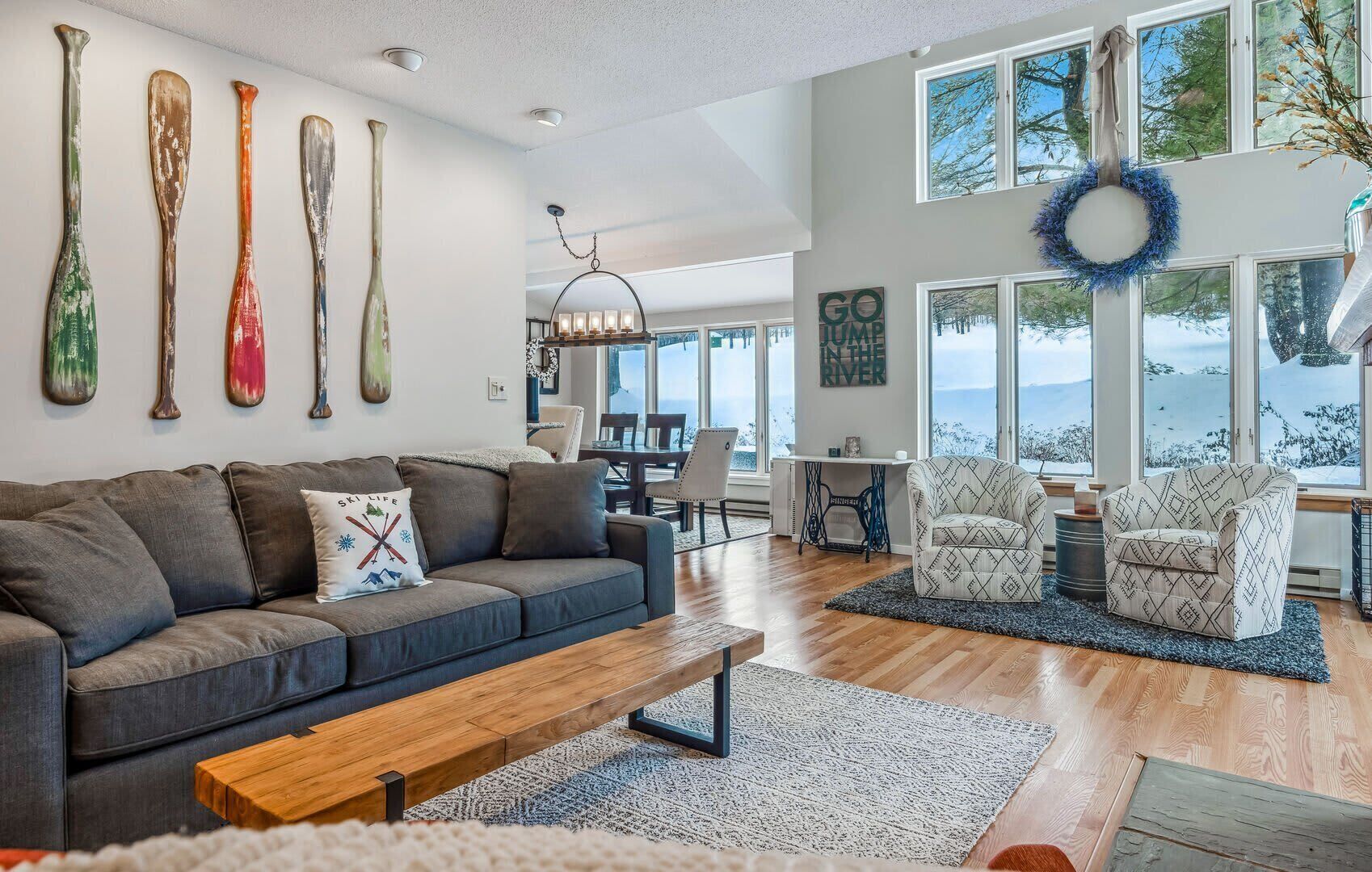 TV, fireplace, offices