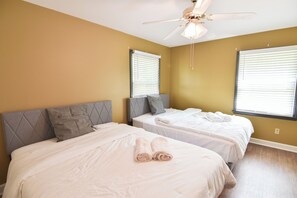 2 bedrooms, desk, free WiFi, bed sheets