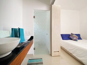 3 bedrooms, iron/ironing board, free WiFi, bed sheets - 3 Bdr & 3 Story Modern Home with Ocean View

 (Cozumel)