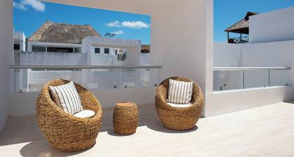 3 Bdr & 3 Story Modern Home with Ocean View