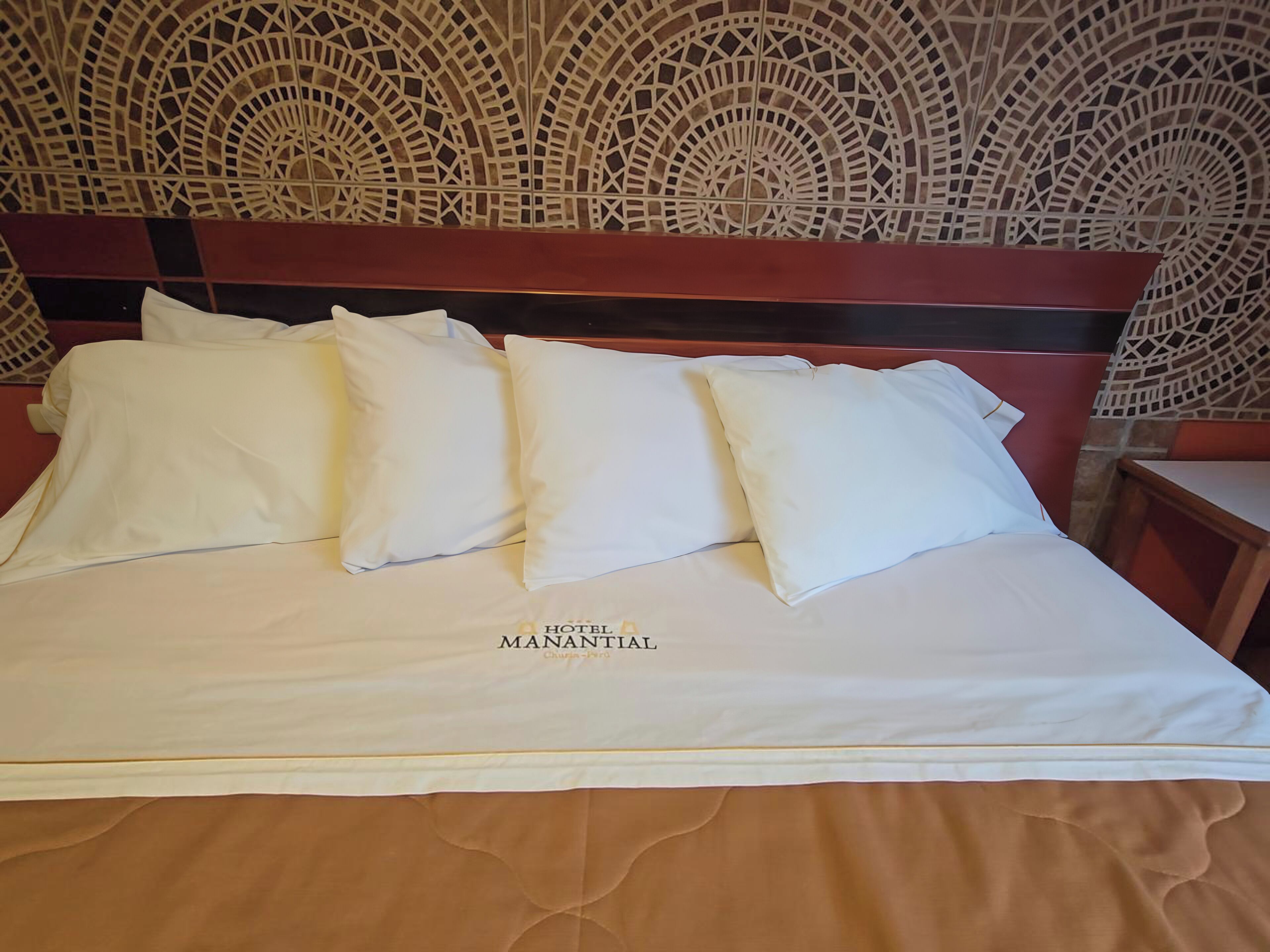 Premium Single Room | Egyptian cotton sheets, premium bedding, desk, soundproofing