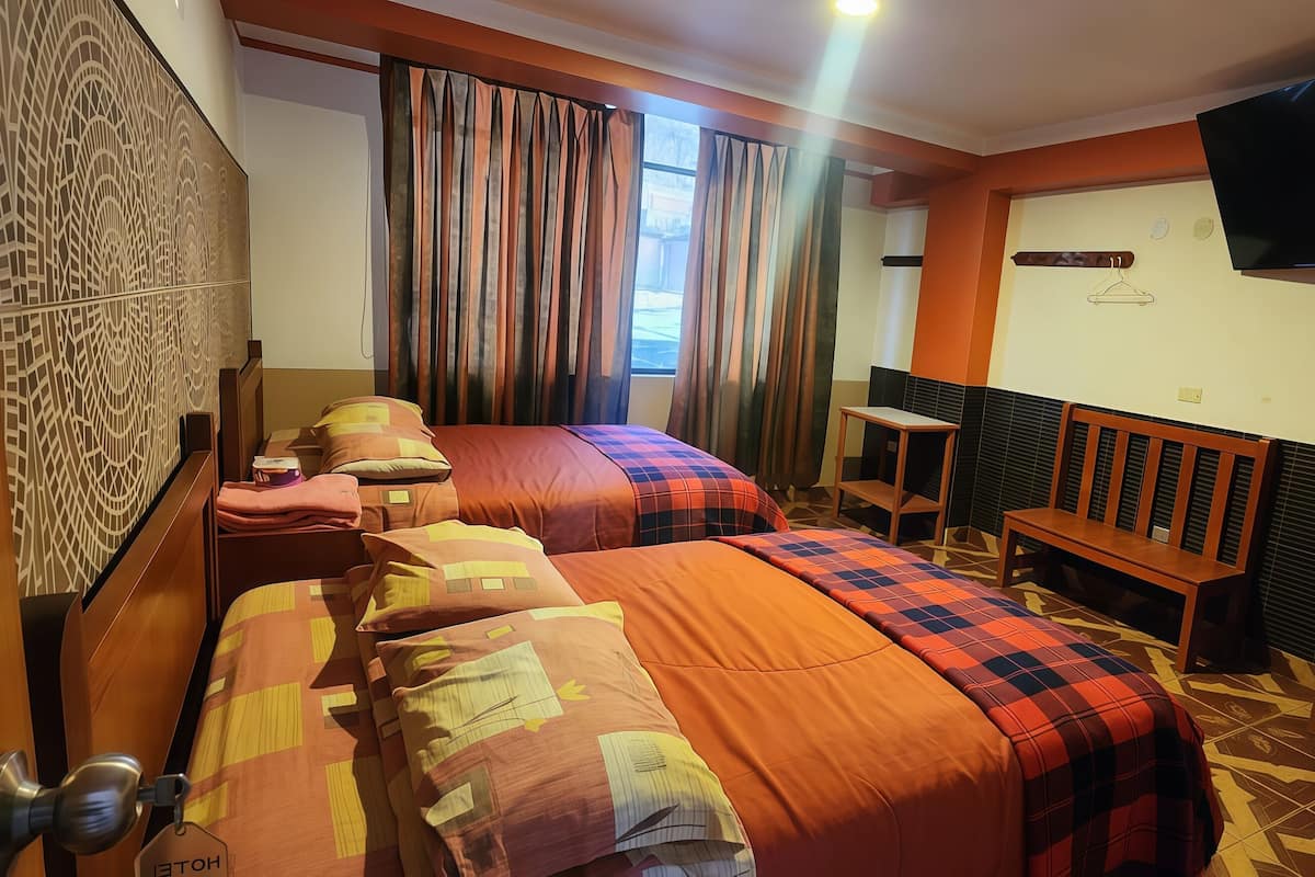 Dobbeltrom – deluxe | Skrivebord, wi-fi (inkludert), sengetøy og rullestolvennlig