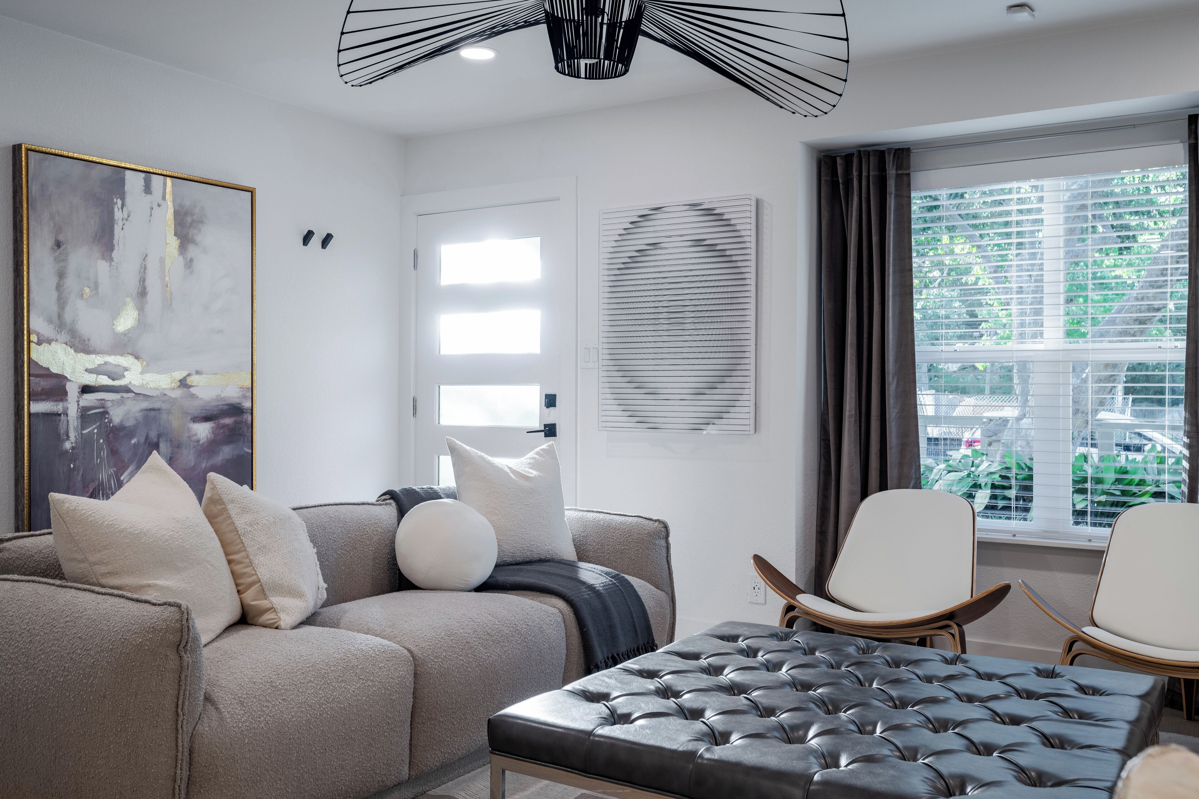 SoLux in SoCo - Summer Oasis. Private, Modern, & Spacious home close to Downtown