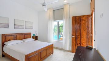 2 habitaciones, tabla de planchar con plancha y cuna de viaje