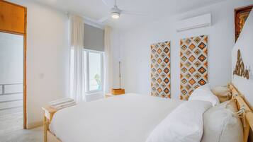 2 bedrooms, iron/ironing board, travel cot, free WiFi