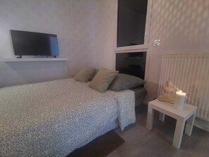 1 Schlafzimmer, Bügeleisen/Bügelbrett, kostenloses WLAN, Bettwäsche