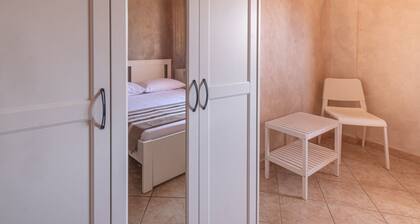 Alfa Accommodation - centrally located and close to all tourist transportation services