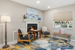 Interior - King's Bay Point Retreat - Water View (Crystal River)