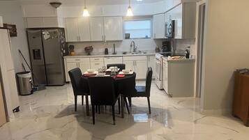 Mikroaaltouuni, uuni, liesi, astianpesukone