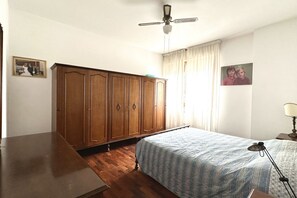 2 bedrooms, bed sheets - SE076 - Senigallia, three-room apartment convenient to services (Senigallia)
