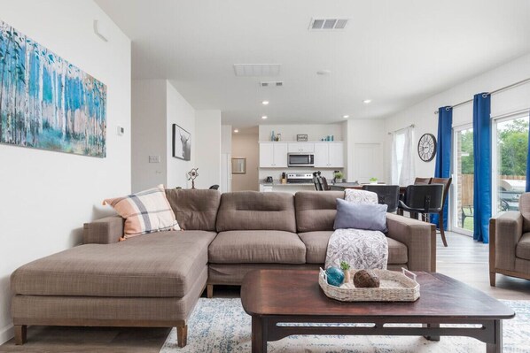 Smart TV, fireplace, DVD player, books