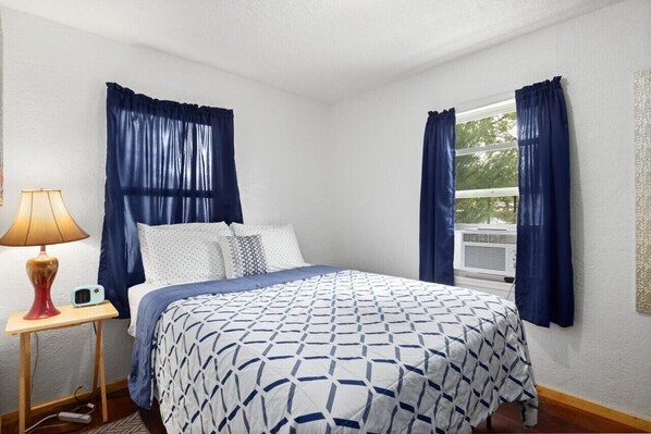 3 bedrooms, desk, iron/ironing board, travel cot