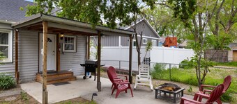 Rustic Cottage Cozy & Charming