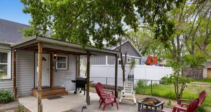 Rustic Cottage Cozy & Charming