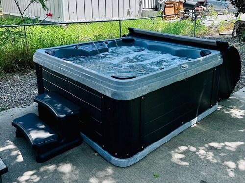 Rustic Cottage Cozy & Charming