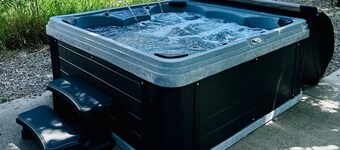 Rustic Cottage Cozy & Charming