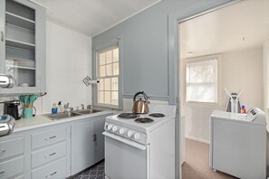 Fridge, microwave, oven, stovetop - Bo's Cozy Green Backyard Bungalow | Hot Tub | W/D | Off-Street Parking (Billings)